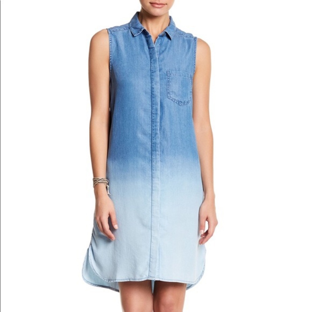 BeachLunchLounge Ombré Denim Blue Sleeveless Dress
